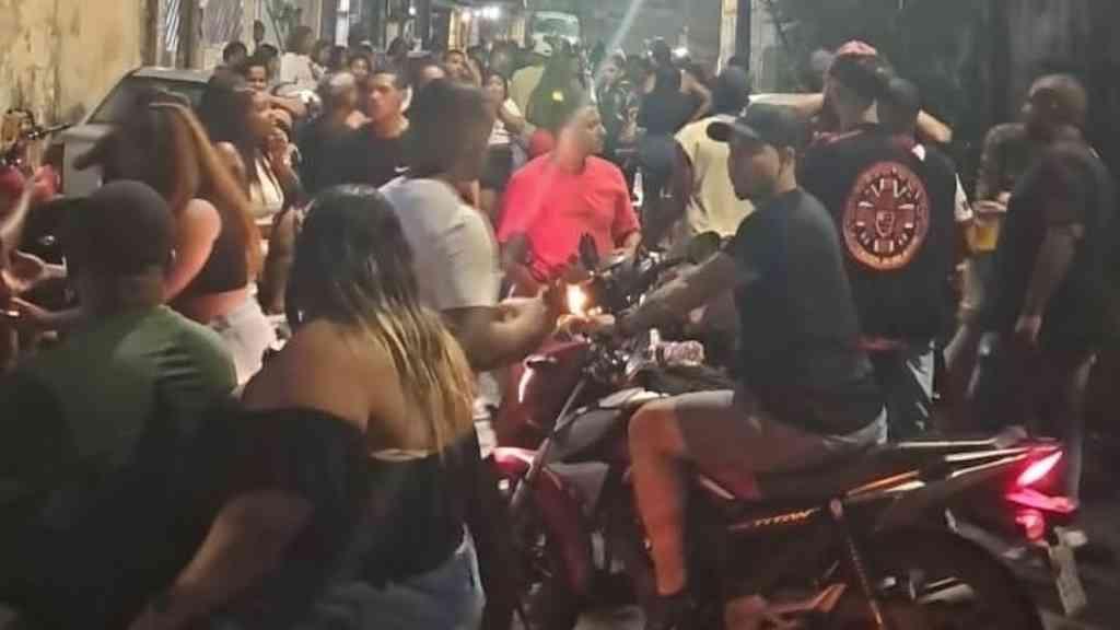 Confronto armado na Vila Kennedy resulta em mortos e feridos | Integrantes comemoravam os 57 anos da agremiação