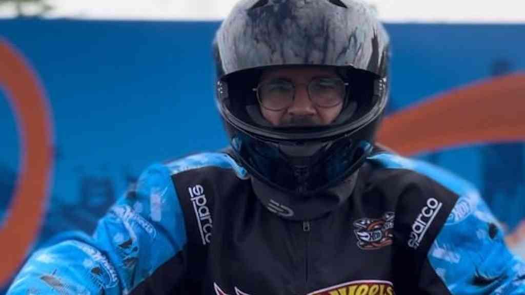 Piloto do Beto Carrero morre em acidente durante show de acrobacias | Acidente em apresentação no Beto Carrero mata piloto de manobras