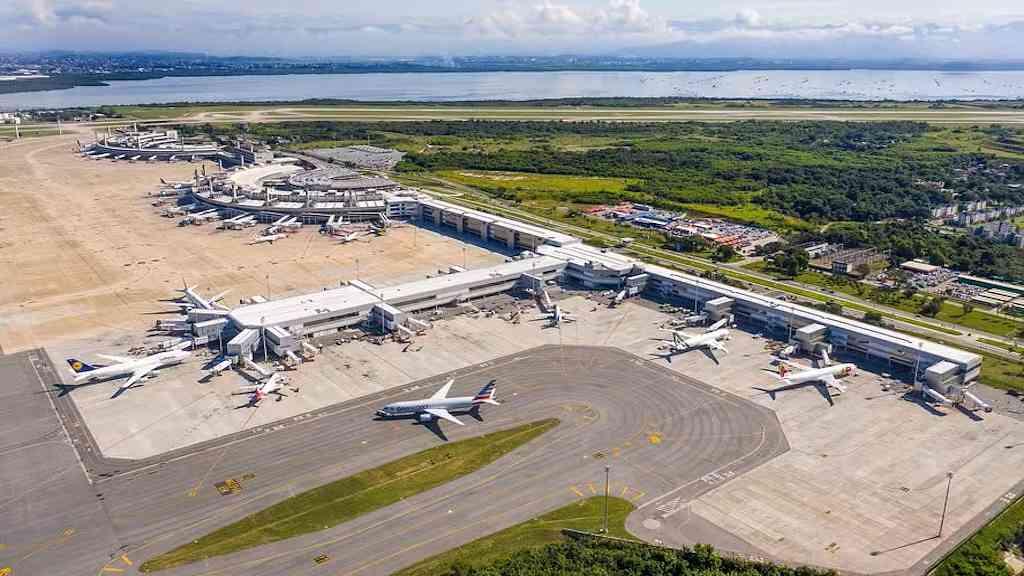 Rio lança incentivos inéditos para ampliar voos internacionais | Segundo a resolução, as empresas participantes deverão cumprir metas rigorosas de desempenho, apresentar indicadores operacionais e abrir seus dados à fiscalização do município 