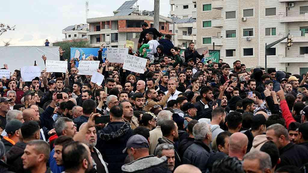 Protestos de alauítas tomam Latakia e Homs contra ataques recentes | Latakia e Homs registram atos de alauítas após ofensivas à comunidade