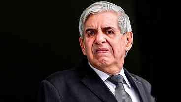 Bolsonaro e Generais Começam a Cumprir Penas