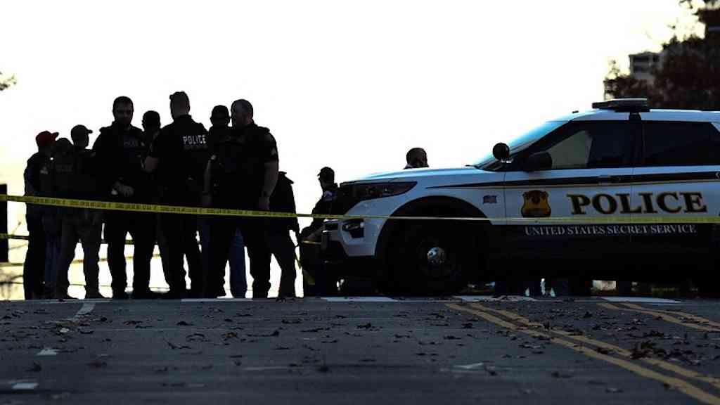 Após tiroteio, EUA interrompem pedidos de visto de afegãos | Polícia investiga ataque como possível ato terrorista