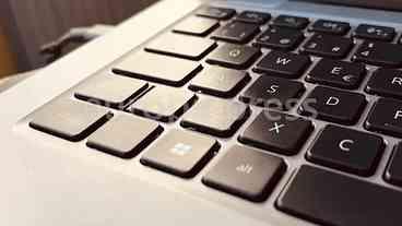 Windows 11 ainda não chega a meio bilhão de máquinas