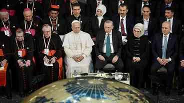 Papa alerta sobre polarização e tecnologia na Turquia