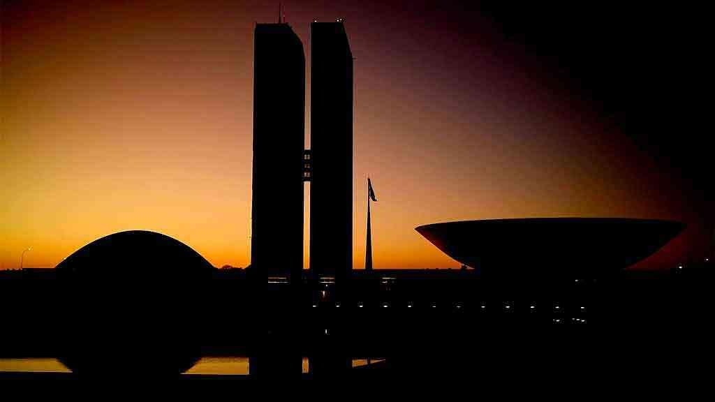 Congresso negocia derrubada dos vetos de Lula, para salvar Estados | O Congresso, dominado pela extrema direita, derruba vetos presidenciais