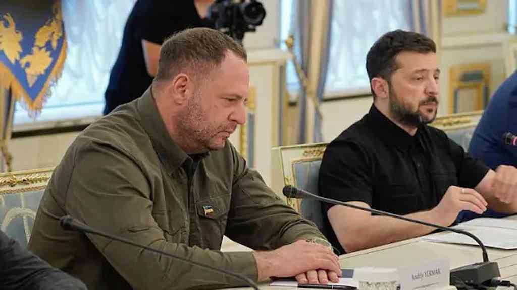 Chefe de gabinete de Zelensky é alvo de busca da agência anticorrupção | Casa do braço direito de Zelensky é alvo de investigação anticorrupção