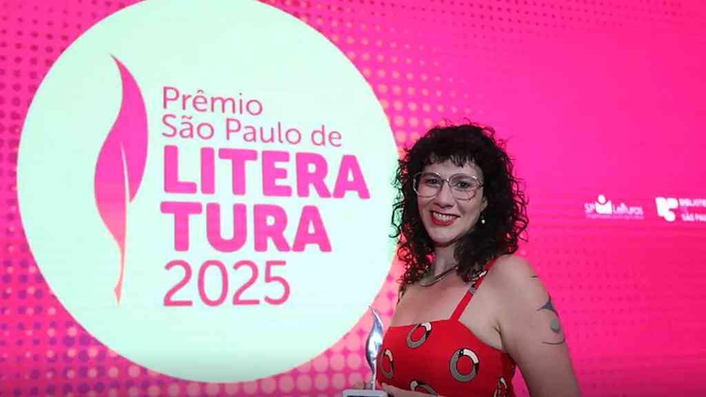 Mariana Salomão Carrara leva o Prêmio São Paulo de Literatura 2025 | Em “A Árvore Mais Sozinha do Mundo” autora aborda vida no campo no RS