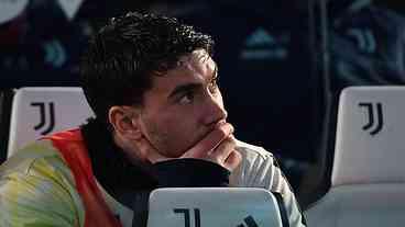 Vlahovic sofre lesão séria e desfalca Juventus