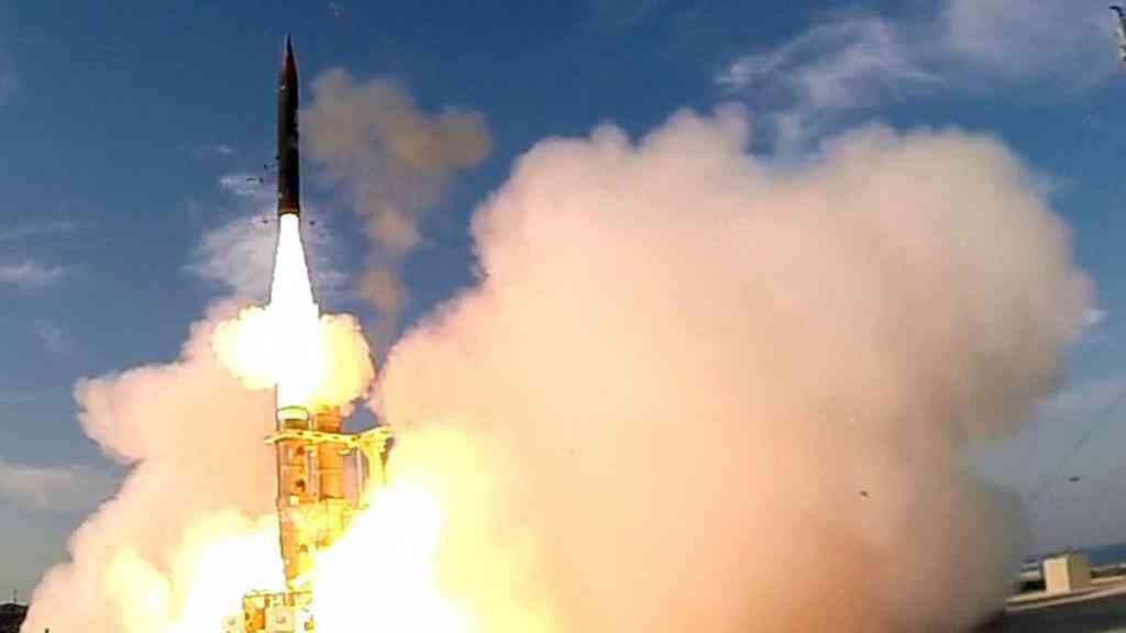 Alemanha coloca em operação seu mais poderoso sistema antimísseis | Lançamento de um míssil interceptor Arrow 3 a partir de uma base israelense