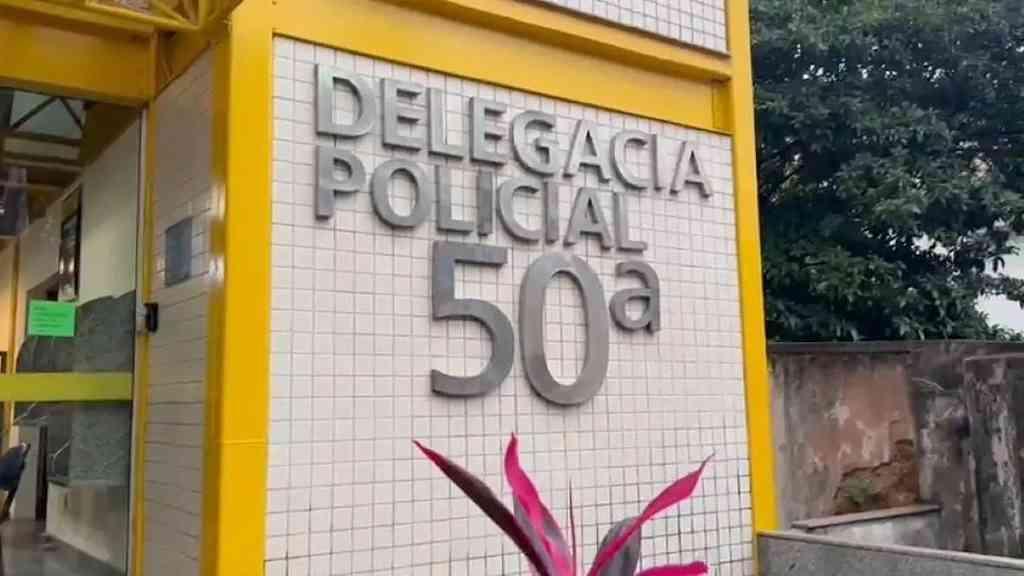 Pai é detido após arrastar filha com carro | Fachada da 50ª DP (Itaguaí)