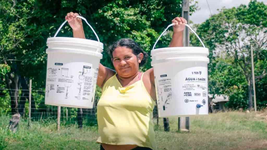 Indígenas recebem mais de 8 mil filtros para garantir água potável | Iniciativa vai beneficiar 33 mil indígenas na Amazônia e Centro-Oeste