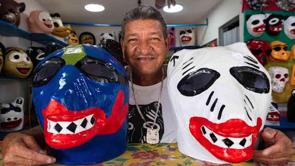 ‘Entre máscaras e gigantes: Os Juliões do carnaval de Olinda’ chega ao Rio | No catálogo da exposição, é possível saber um pouco mais sobre a família de Julião