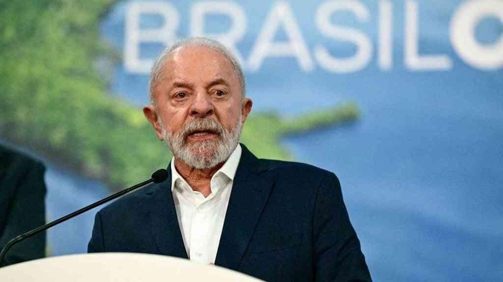 Lula manda elaborar plano para cortar uso de combustíveis fósseis | Lula determina elaboração de plano para diminuir dependência de combustíveis fósseis