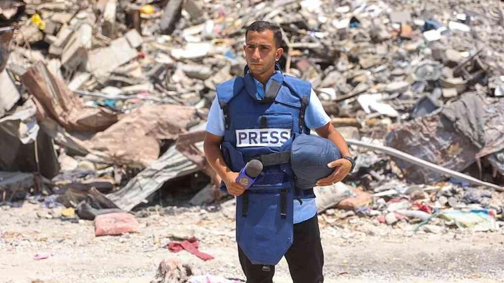 Ataques de Israel elevam número de jornalistas mortos em 2025 | O jornalista palestino Anas al-Sharif morreu em Gaza em 25/8 durante um dos ataques de Israel