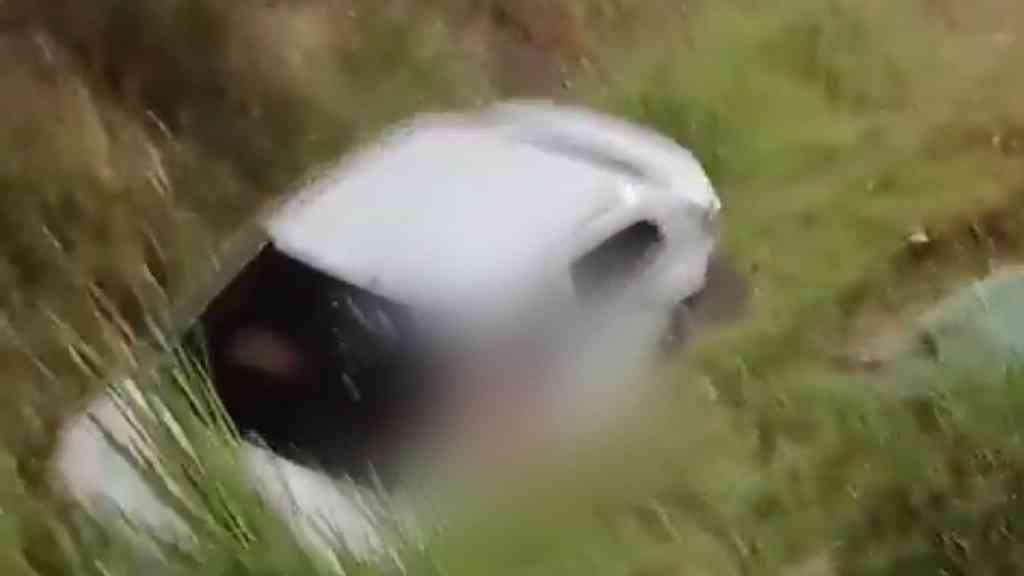 Casal é executado em carro na Zona Oeste, bebê sobrevive | Duplo homicídio em Campo Grande deixa bebê ileso