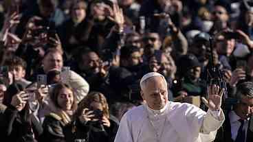Papa pede cessar-fogo entre Tailândia e Camboja