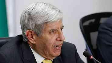 PF realiza perícia médica de Augusto Heleno