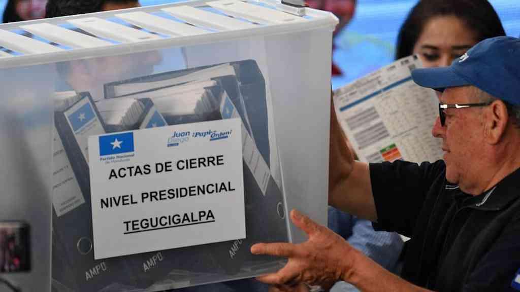 Chefe do Parlamento de Honduras rejeita validar eleição | Centenas de atas apresentaram inconsistências e deverão ser submetidas a um escrutínio especia