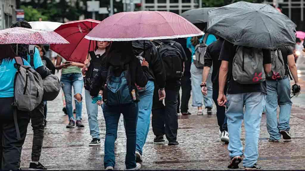 Alerta de grande perigo de tempestade atinge três Estados | Chuvas e descargas elétricas podem ocorrer em curtos períodos