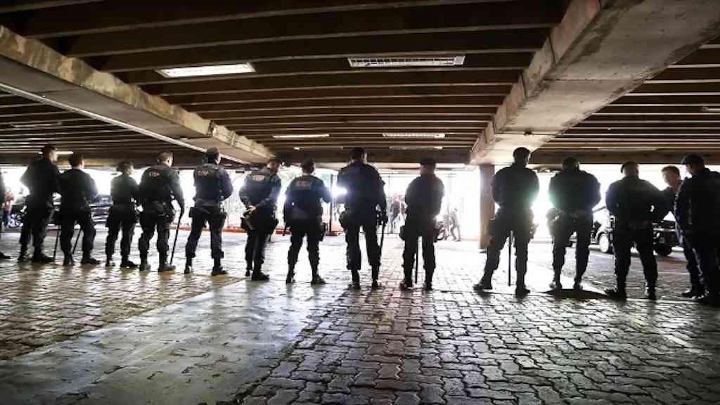 Estudo aponta depressão em 10% dos agentes penitenciários | Pesquisa foi feita com 22,7 mil profissionais da área