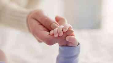 Brasil elimina transmissão do HIV de mãe para filho