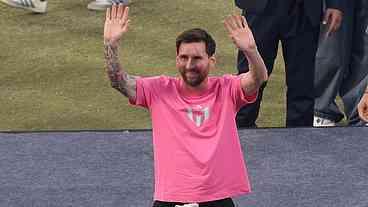 Messi na Índia: Viagem termina em paz após tumulto