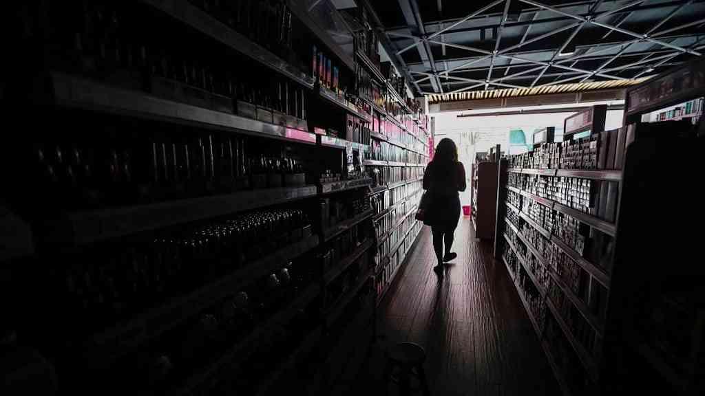 O último apaga a luz | População afetada por apagão em SP