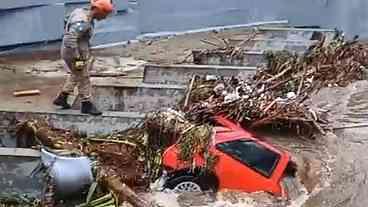 Chuva em Petrópolis: Buscas por motorista continuam