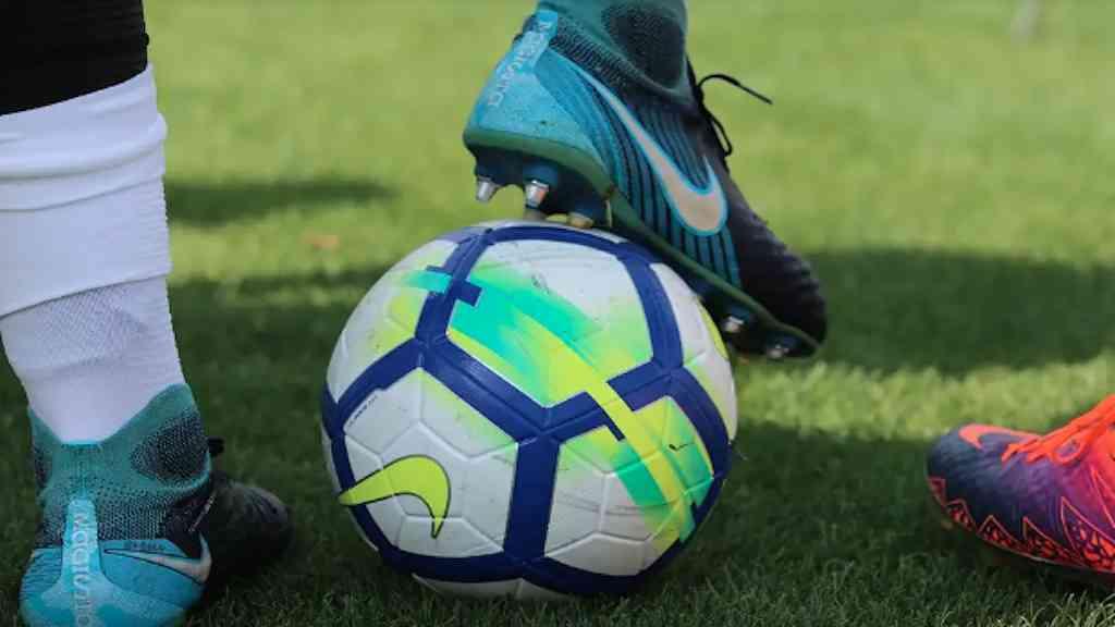 Estudo aponta renda anual abaixo de R$ 111 mil para maioria das atletas | Pesquisa da FIFPRO foi realizada com 407 jogadorasde 41 países