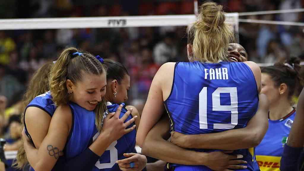 Título mundial no Brasil fecha ano de ouro da Itália no vôlei | País conquistou diversos títulos na modalidade durante a temporada