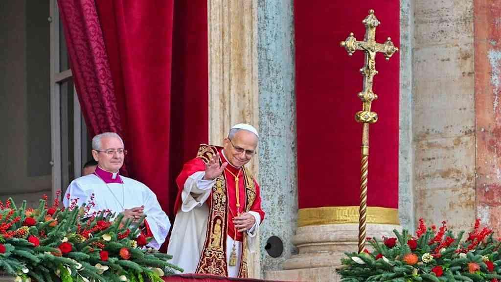 Papa Leão XIV pede 'coragem' para Ucrânia e Rússia negociarem paz | Papa Leão XIV celebra bênção natalina no Vaticano