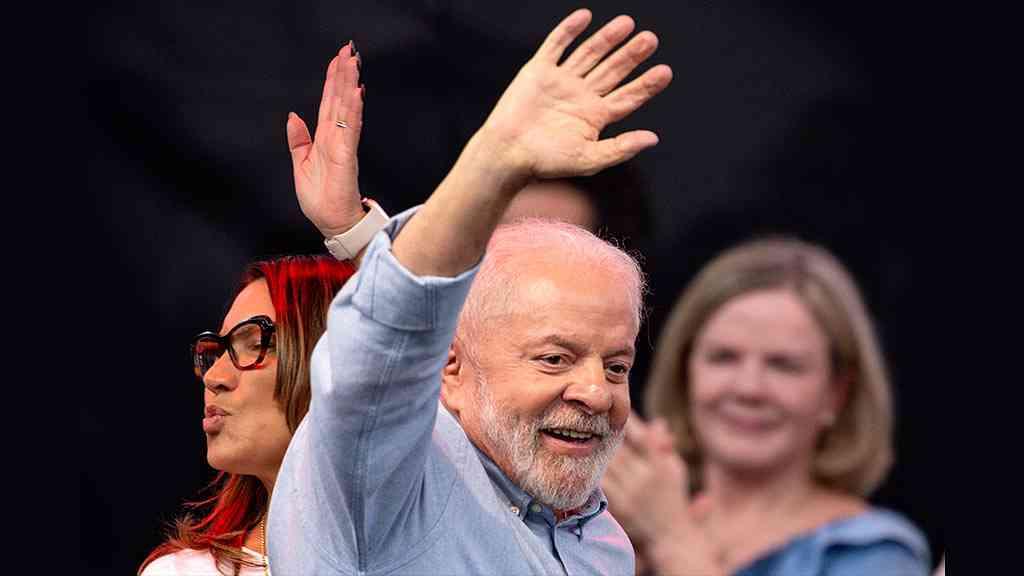 Lula permanece à frente de todos os concorrentes, até no segundo turno | Lula ganha mais eleitores na cidade de São Paulo, segundo pesquisa de opinião