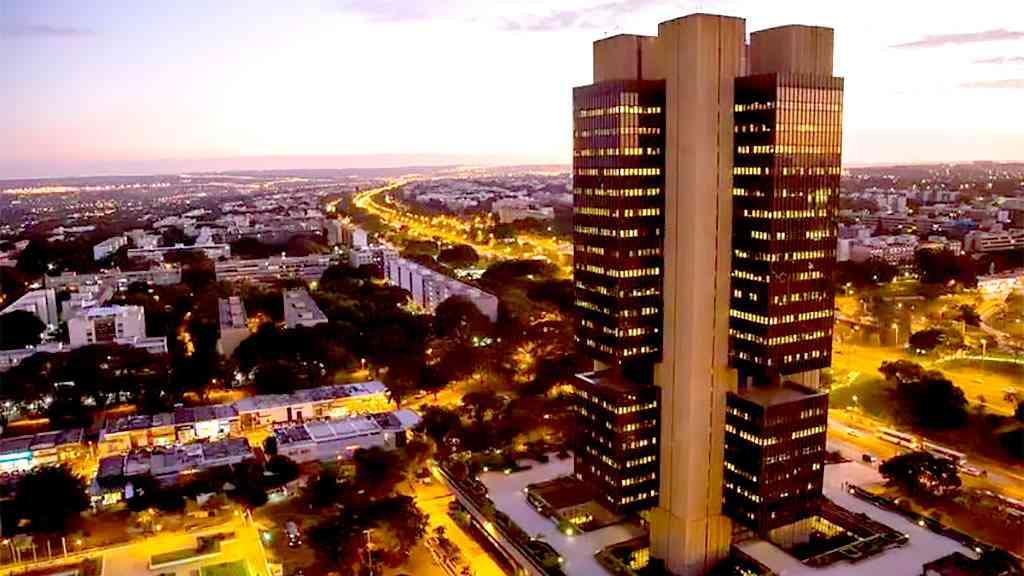 Inflação tende a fechar o ano dentro da margem prevista pelo BC | O Banco Central brasileiro, com sede em Brasília, reúne as decisões da autoridade monetária sobre inflação e juros