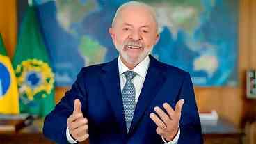 Lula Reduz Imposto de Renda e Cumpre Promessas