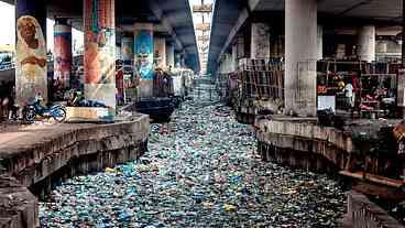 Aumento do Lixo Plástico no Mundo