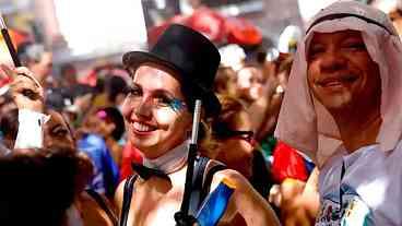 Carnaval Não Oficial no Rio: Cariocas no Samba