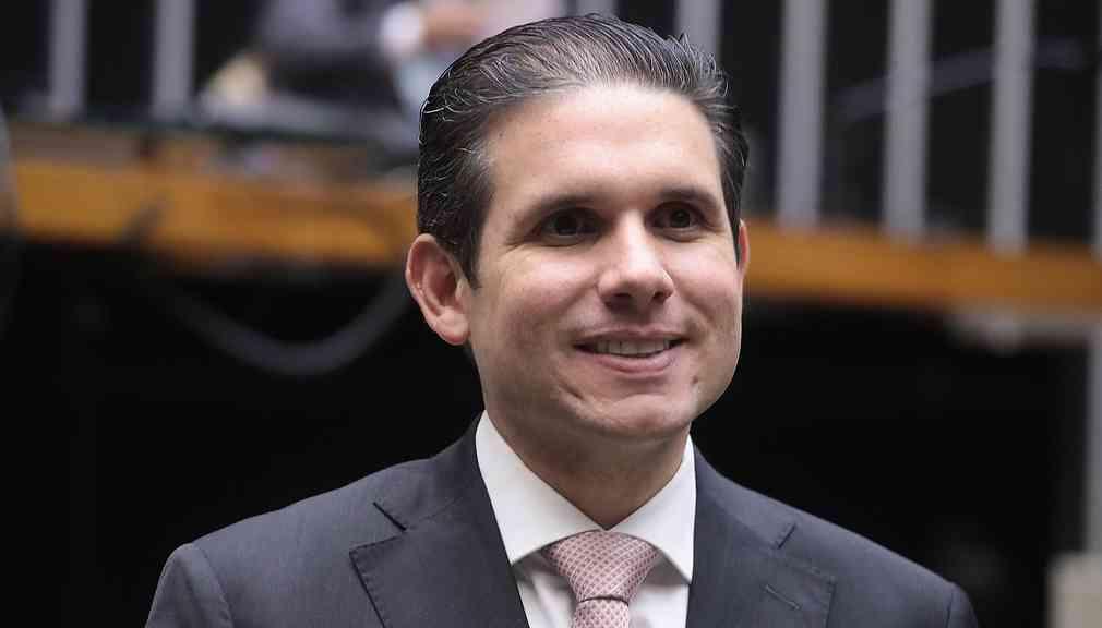 Hugo Motta se alinha ao ‘Centrão’ e recusa convite sobre 8/1 | Hugo Motta tem sido pressionado pelo ‘Centrão’ para votar a anistia aos golpistas