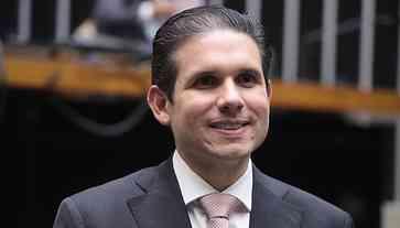 Hugo Motta se alinha ao ‘Centrão’ e ignora ato sobre 8/1