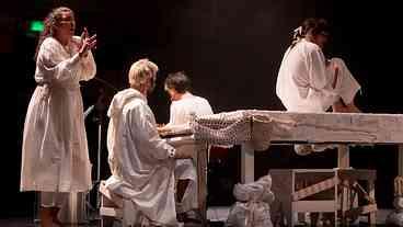 Os Irmãos Karamázov com Acessibilidade no Rio