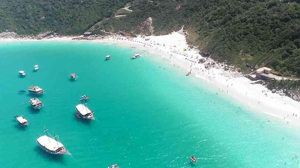 Problemas de segurança barram desembarque de turistas nas Prainhas | Prainhas do Pontal do Atalaia, em Arraial do Cabo