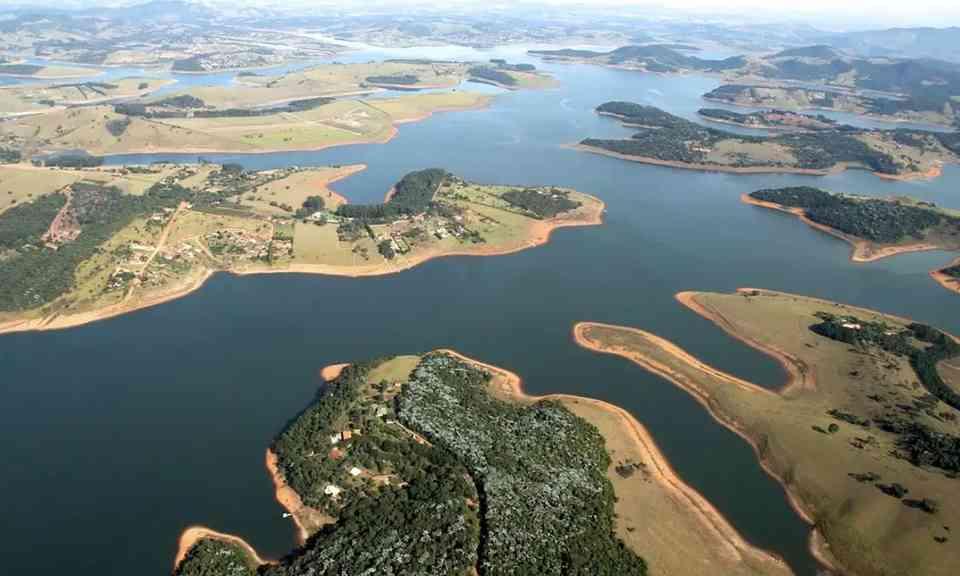 Sistema Cantareira segue há uma semana na faixa mais crítica | Cantareira atinge uma semana no nível mais baixo do volume reservado