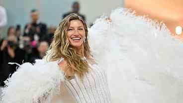 Gisele Bündchen Homenageia Valentino: 'Me Fez Sentir Especial'