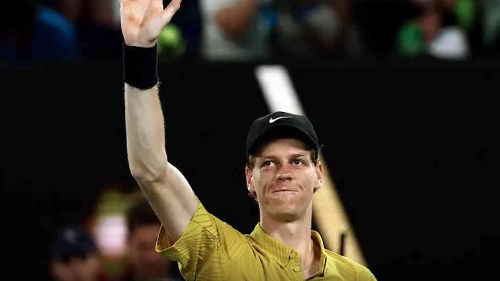 Sinner supera calor e Djokovic avança no Aberto da Austrália | Jogos chegaram a ser interrompidos devido ao calor extremo