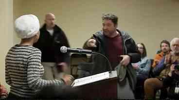 Deputada Ilhan Omar é atacada em Minneapolis