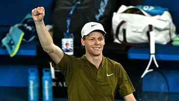 Sinner vence Shelton e avança para semifinal na Austrália