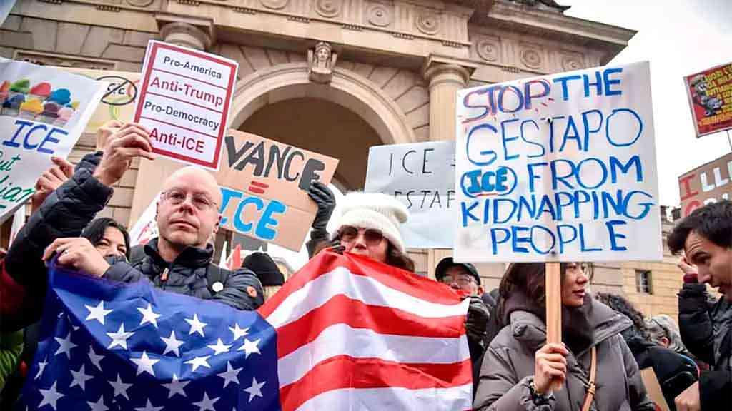 Italianos protestam contra presença do ICE nas Olimpíadas de Inverno | Manifestantes foram às ruas de Milão protestar contra a presença do ICE no país