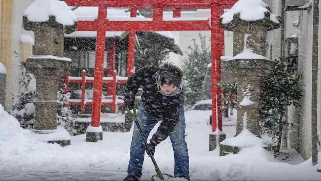 Neve intensa provoca ao menos 30 mortes no Japão | Mulher de 91 anos foi encontrada soterrada em frente à sua casa