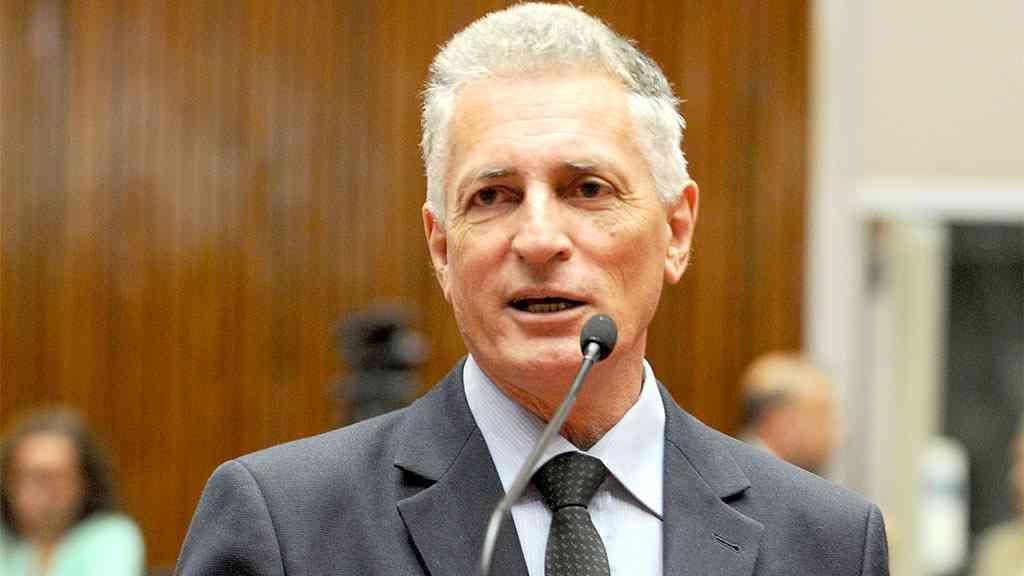 Rogério Correia denuncia Flávio Bolsonaro por fraude em CPMI | O deputado Rogério Correia (PT-MG) apura a denúncia contra o senador Flávio Bolsonaro (PL-RJ)