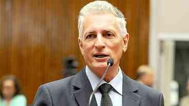 Rogério Correia Denuncia Flávio Bolsonaro por Fraude