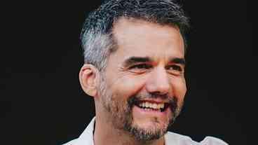 Alerj Homenageia Wagner Moura com Medalha Tiradentes